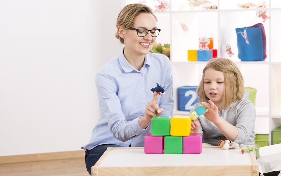 Otizmde Eğitim ve Terapi Modelleri Üzerine Tezler