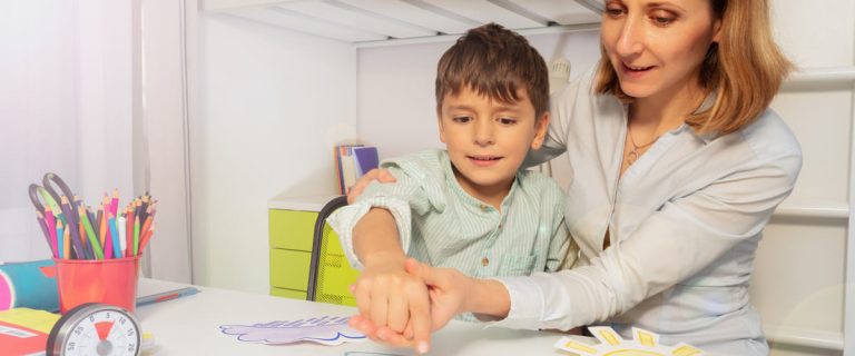 Sosyal Dokunma Otizmi Nasıl Şekillendiriyor?